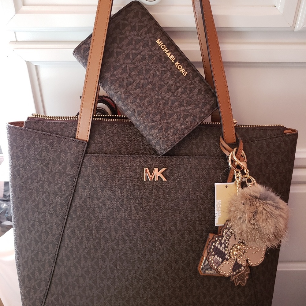 Michael Kors - Picture 5 of 6